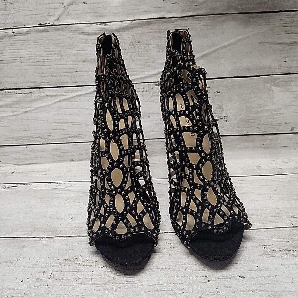 Zigi Soho Duran Black Studded Laser-Cut Cage Sandals Heeled Booties Size 8 NWB - Picture 2 of 15